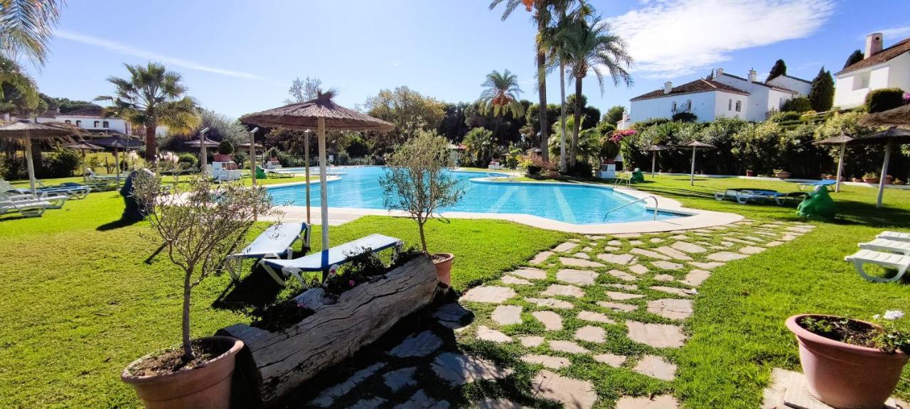 Apartamento Con Jardin Y Piscina En Playa Estepona Eksteriør billede
